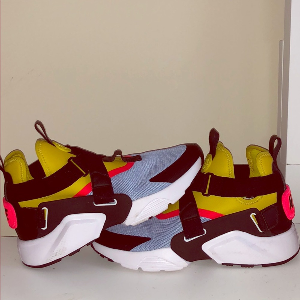 Nike Huarache City ‘Aluminum’